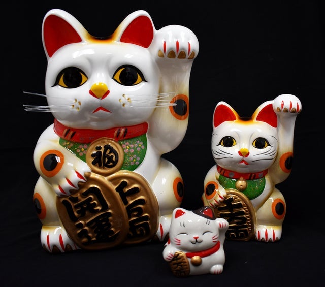 MANEKI NEKO - BECKONING LUCKY CATS | Itadakimasu Hawaii